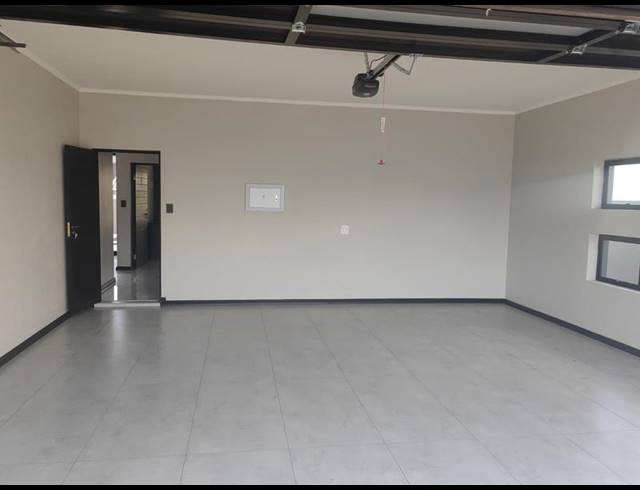 5 BEDROOM HOUSE FOR SALE IN SIX FOUNTAINS RESIDENTIAL ESTATE